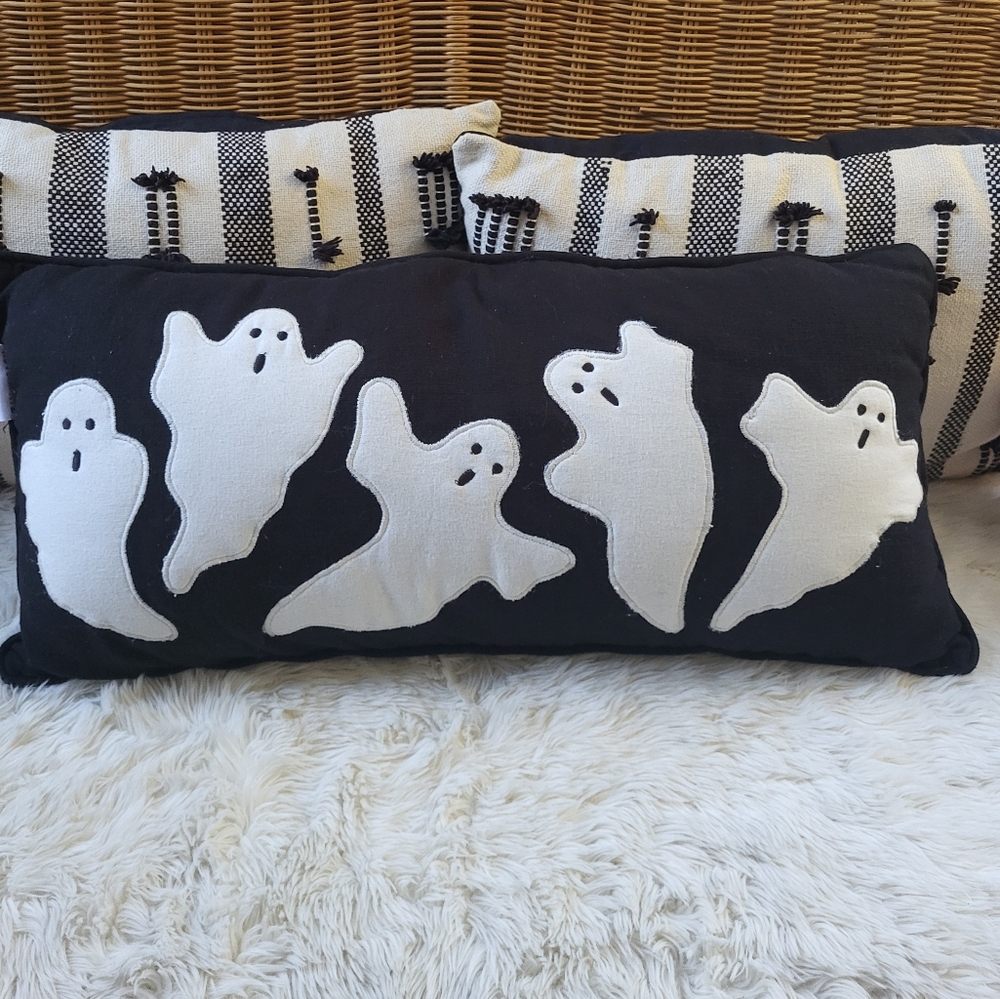 Novogratz 25in x 11in lumbar GHOST pillow